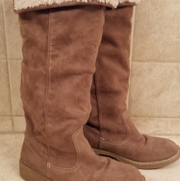 Suede boots - Picture 1 of 3